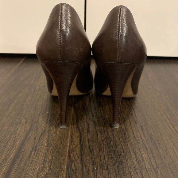 Brown leather heels - Picture 3 of 3